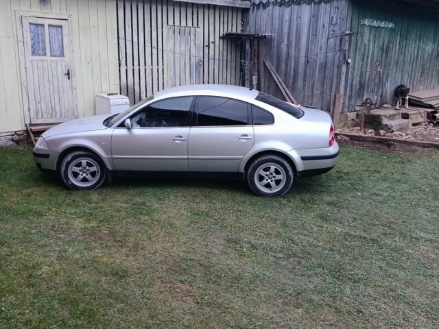 Серый Фольксваген Пассат, объемом двигателя 2 л и пробегом 305 тыс. км за 3800 $, фото 1 на Automoto.ua