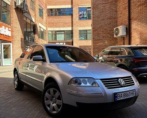 Серый Фольксваген Пассат, объемом двигателя 1.78 л и пробегом 330 тыс. км за 5400 $, фото 1 на Automoto.ua