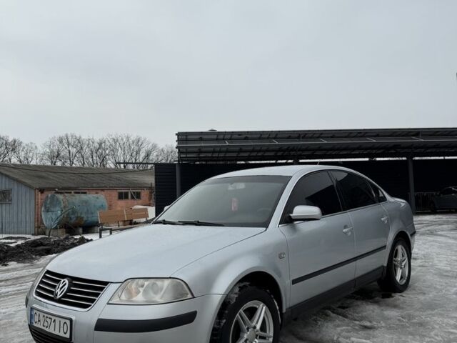 Серый Фольксваген Пассат, объемом двигателя 1.6 л и пробегом 215 тыс. км за 3700 $, фото 1 на Automoto.ua