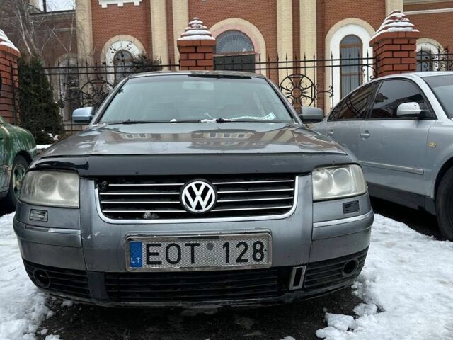 Серый Фольксваген Пассат, объемом двигателя 1.9 л и пробегом 215 тыс. км за 2895 $, фото 1 на Automoto.ua