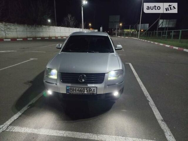 Серый Фольксваген Пассат, объемом двигателя 1.8 л и пробегом 302 тыс. км за 5000 $, фото 1 на Automoto.ua