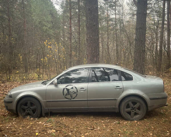 Серый Фольксваген Пассат, объемом двигателя 1.8 л и пробегом 355 тыс. км за 3200 $, фото 1 на Automoto.ua