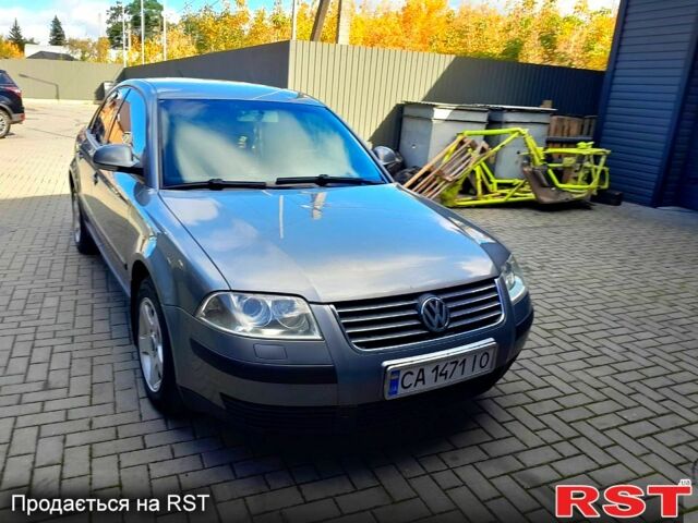 Серый Фольксваген Пассат, объемом двигателя 1.6 л и пробегом 320 тыс. км за 4999 $, фото 1 на Automoto.ua