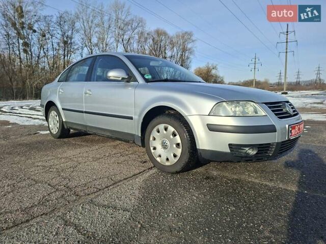 Серый Фольксваген Пассат, объемом двигателя 1.6 л и пробегом 180 тыс. км за 5500 $, фото 1 на Automoto.ua