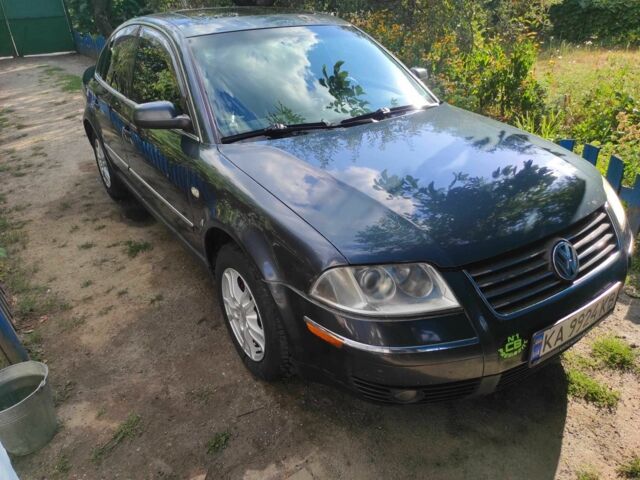 Серый Фольксваген Пассат, объемом двигателя 1.8 л и пробегом 300 тыс. км за 4200 $, фото 1 на Automoto.ua