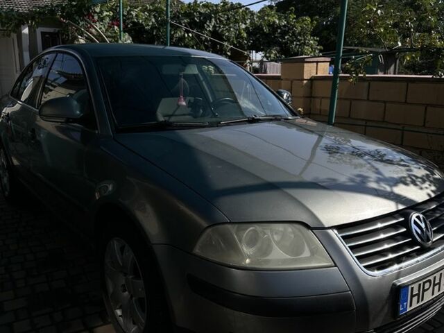 Серый Фольксваген Пассат, объемом двигателя 1.9 л и пробегом 313 тыс. км за 2500 $, фото 1 на Automoto.ua