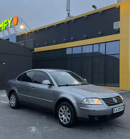 Серый Фольксваген Пассат, объемом двигателя 1.78 л и пробегом 280 тыс. км за 4200 $, фото 1 на Automoto.ua