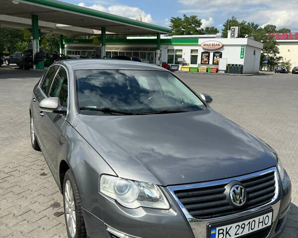 Сірий Фольксваген Пассат, об'ємом двигуна 1.9 л та пробігом 233 тис. км за 6499 $, фото 1 на Automoto.ua