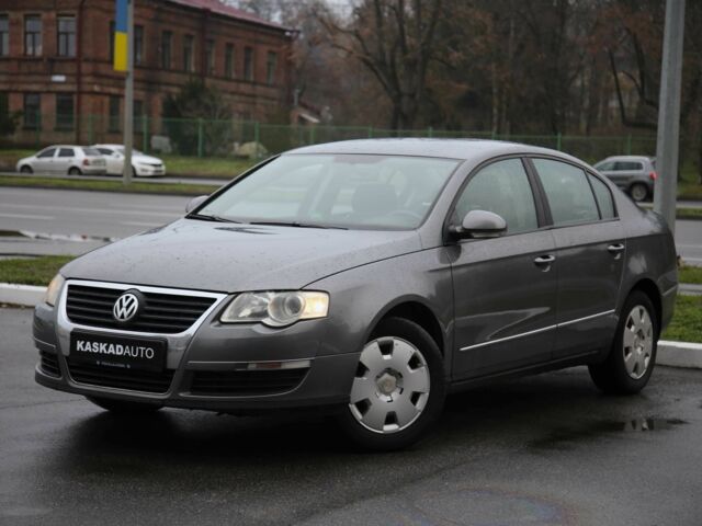 Сірий Фольксваген Пассат, об'ємом двигуна 2 л та пробігом 307 тис. км за 5800 $, фото 1 на Automoto.ua