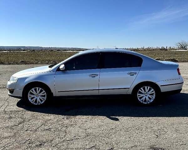 Сірий Фольксваген Пассат, об'ємом двигуна 1.6 л та пробігом 216 тис. км за 4700 $, фото 1 на Automoto.ua