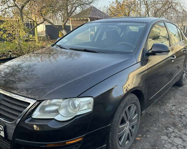 Серый Фольксваген Пассат, объемом двигателя 2 л и пробегом 350 тыс. км за 4999 $, фото 1 на Automoto.ua