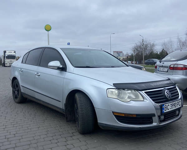 Серый Фольксваген Пассат, объемом двигателя 2 л и пробегом 378 тыс. км за 5400 $, фото 1 на Automoto.ua