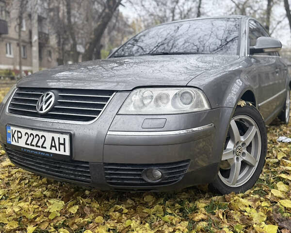 Серый Фольксваген Пассат, объемом двигателя 1.78 л и пробегом 230 тыс. км за 5000 $, фото 1 на Automoto.ua