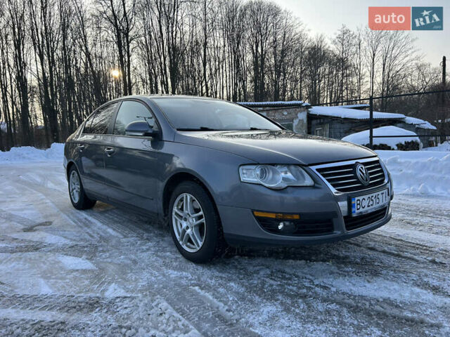 Сірий Фольксваген Пассат, об'ємом двигуна 1.6 л та пробігом 270 тис. км за 4300 $, фото 1 на Automoto.ua