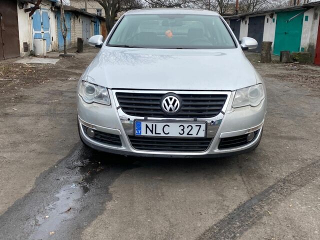 Серый Фольксваген Пассат, объемом двигателя 1.9 л и пробегом 356 тыс. км за 2350 $, фото 1 на Automoto.ua