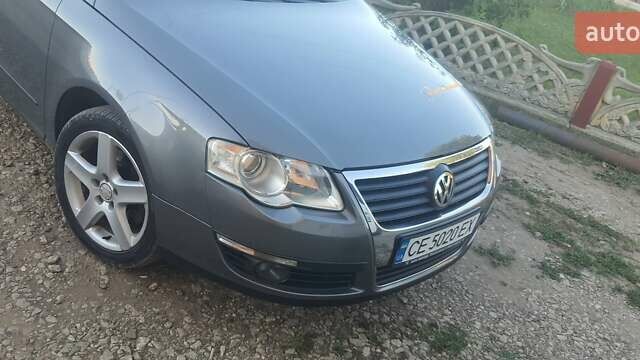 Серый Фольксваген Пассат, объемом двигателя 1.6 л и пробегом 240 тыс. км за 6800 $, фото 1 на Automoto.ua