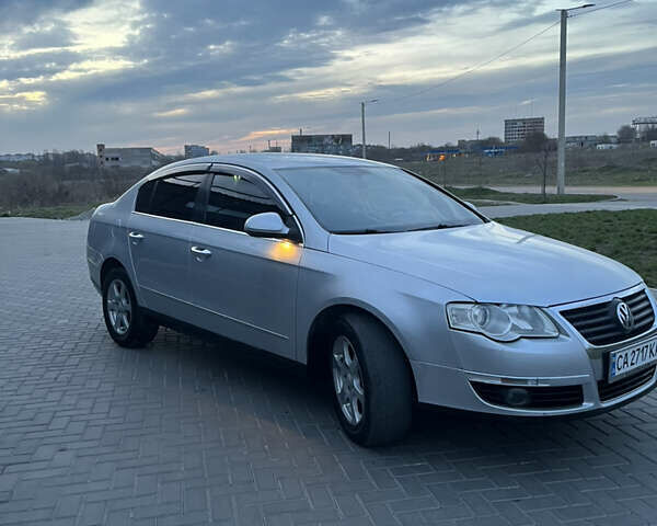 Сірий Фольксваген Пассат, об'ємом двигуна 2 л та пробігом 314 тис. км за 4950 $, фото 1 на Automoto.ua