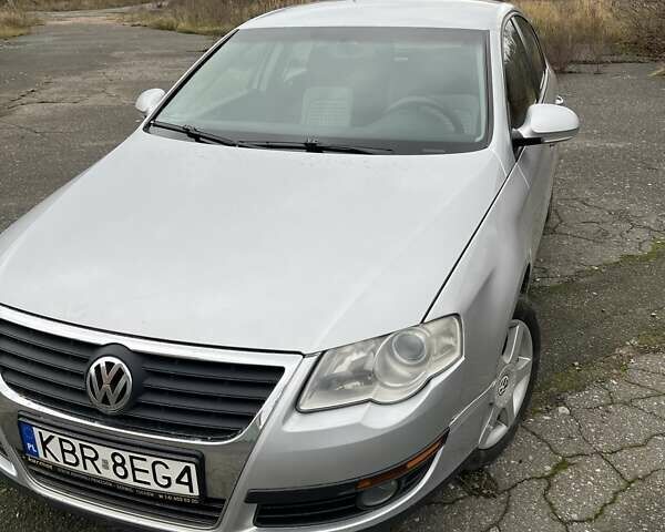 Серый Фольксваген Пассат, объемом двигателя 1.9 л и пробегом 344 тыс. км за 3150 $, фото 1 на Automoto.ua