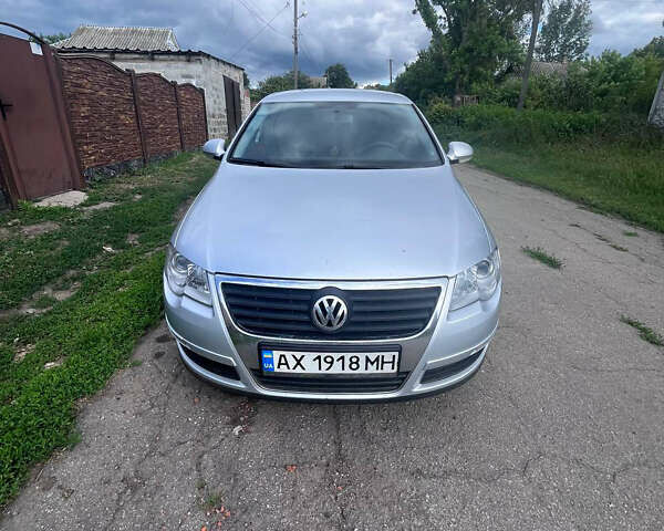 Серый Фольксваген Пассат, объемом двигателя 2 л и пробегом 400 тыс. км за 4800 $, фото 1 на Automoto.ua