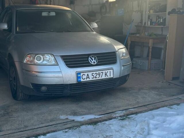 Серый Фольксваген Пассат, объемом двигателя 2 л и пробегом 330 тыс. км за 4500 $, фото 1 на Automoto.ua
