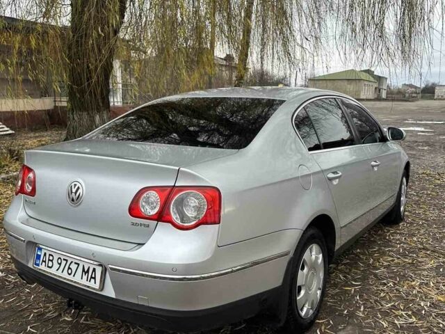 Серый Фольксваген Пассат, объемом двигателя 2 л и пробегом 265 тыс. км за 5600 $, фото 1 на Automoto.ua