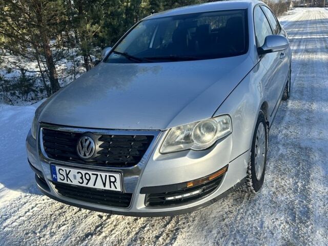 Серый Фольксваген Пассат, объемом двигателя 1.9 л и пробегом 300 тыс. км за 2350 $, фото 1 на Automoto.ua