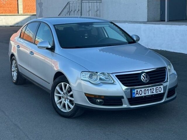 Серый Фольксваген Пассат, объемом двигателя 1.6 л и пробегом 272 тыс. км за 4700 $, фото 1 на Automoto.ua