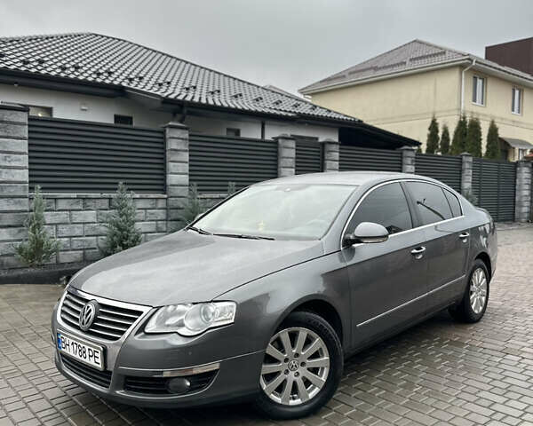 Сірий Фольксваген Пассат, об'ємом двигуна 2 л та пробігом 294 тис. км за 5900 $, фото 1 на Automoto.ua