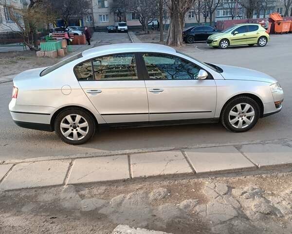 Серый Фольксваген Пассат, объемом двигателя 1.98 л и пробегом 136 тыс. км за 6500 $, фото 1 на Automoto.ua