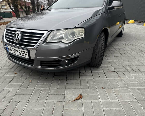 Серый Фольксваген Пассат, объемом двигателя 1.97 л и пробегом 436 тыс. км за 6000 $, фото 1 на Automoto.ua