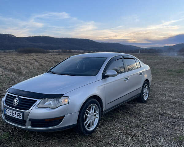 Серый Фольксваген Пассат, объемом двигателя 1.9 л и пробегом 316 тыс. км за 4400 $, фото 1 на Automoto.ua