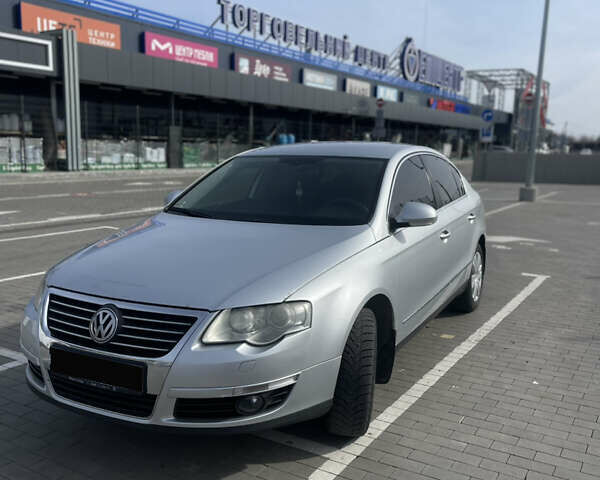 Серый Фольксваген Пассат, объемом двигателя 2 л и пробегом 258 тыс. км за 5500 $, фото 1 на Automoto.ua