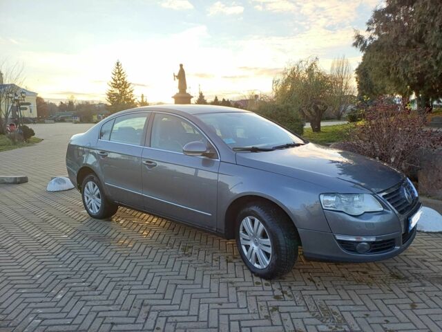 Серый Фольксваген Пассат, объемом двигателя 2 л и пробегом 222 тыс. км за 4300 $, фото 1 на Automoto.ua