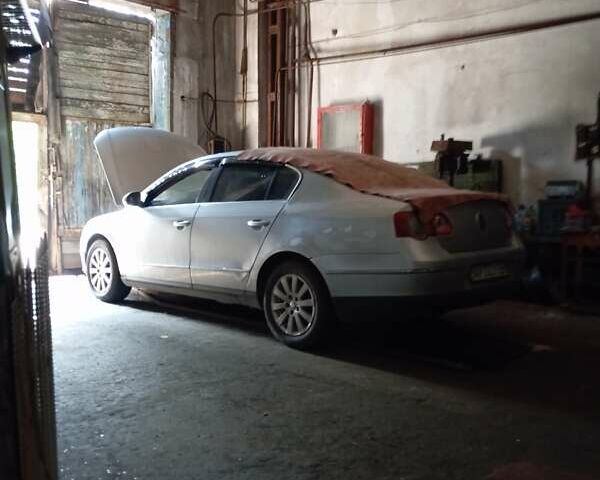 Фольксваген Пассат 2007 в Запорожье на Automoto.ua Серый Фольксваген Пассат, объемом двигателя 1.98 л и пробегом 550 тыс. км за 2000 $, фото 1 на Automoto.ua