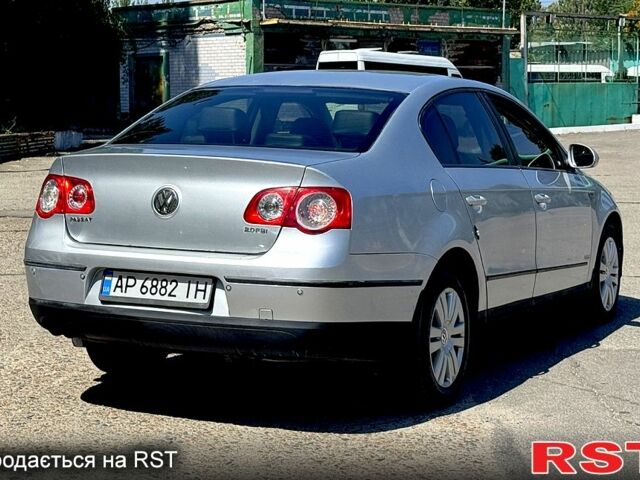 Сірий Фольксваген Пассат, об'ємом двигуна 2 л та пробігом 210 тис. км за 4700 $, фото 1 на Automoto.ua