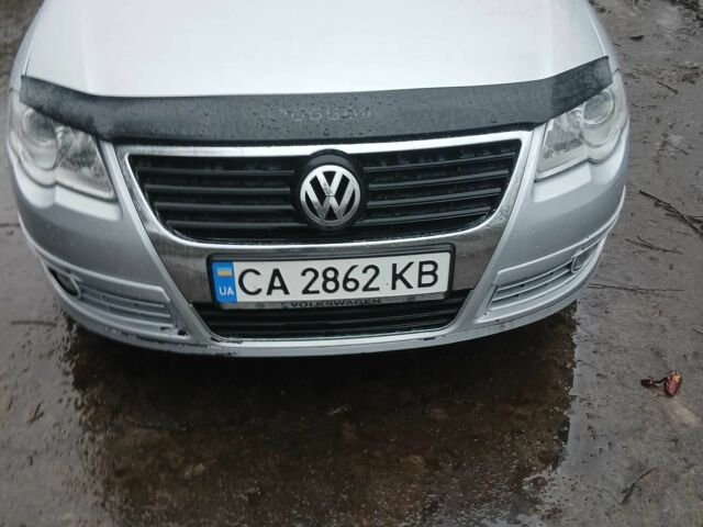 Серый Фольксваген Пассат, объемом двигателя 1.6 л и пробегом 340 тыс. км за 4500 $, фото 1 на Automoto.ua