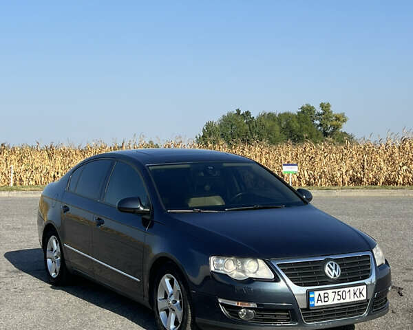Серый Фольксваген Пассат, объемом двигателя 2 л и пробегом 330 тыс. км за 7400 $, фото 1 на Automoto.ua