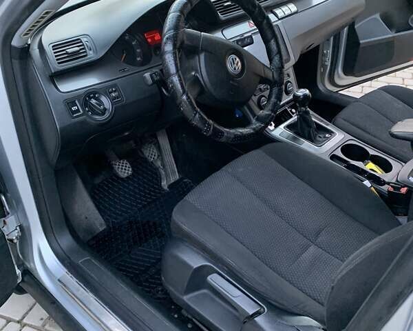 Серый Фольксваген Пассат, объемом двигателя 1.98 л и пробегом 208 тыс. км за 6300 $, фото 1 на Automoto.ua