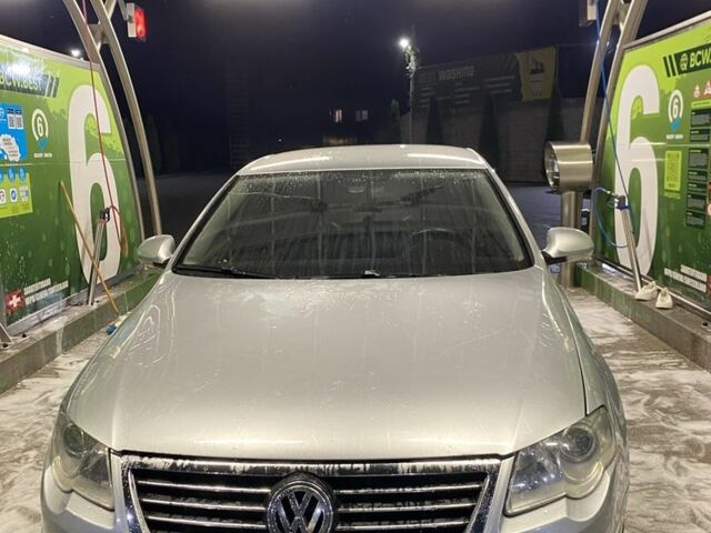 Серый Фольксваген Пассат, объемом двигателя 2 л и пробегом 280 тыс. км за 5000 $, фото 1 на Automoto.ua