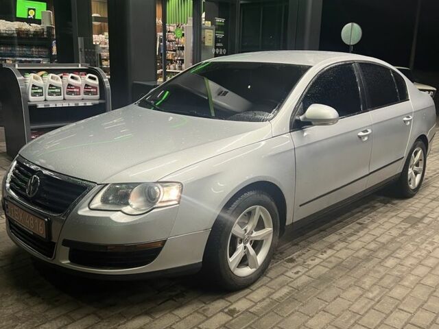 Серый Фольксваген Пассат, объемом двигателя 0 л и пробегом 244 тыс. км за 5850 $, фото 1 на Automoto.ua