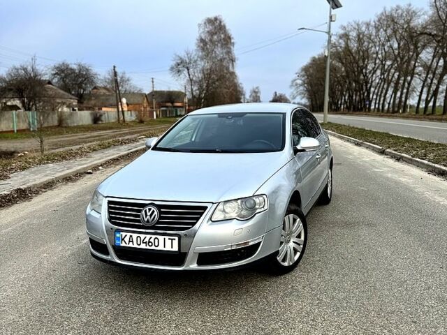 Серый Фольксваген Пассат, объемом двигателя 2 л и пробегом 250 тыс. км за 5350 $, фото 1 на Automoto.ua