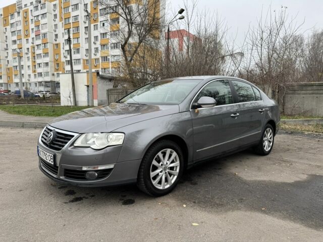 Серый Фольксваген Пассат, объемом двигателя 2 л и пробегом 210 тыс. км за 6999 $, фото 1 на Automoto.ua