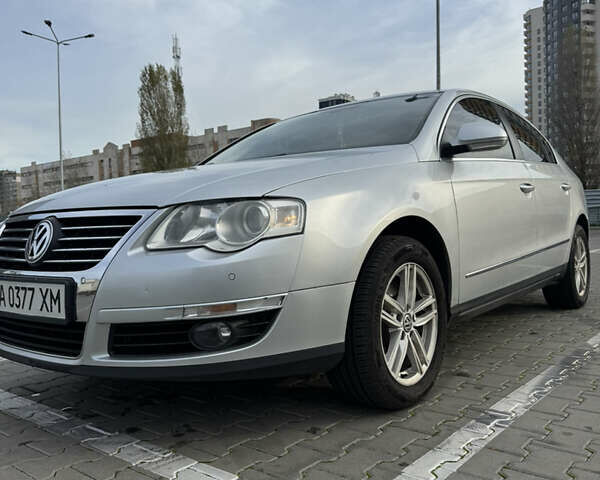 Серый Фольксваген Пассат, объемом двигателя 1.8 л и пробегом 267 тыс. км за 7300 $, фото 1 на Automoto.ua