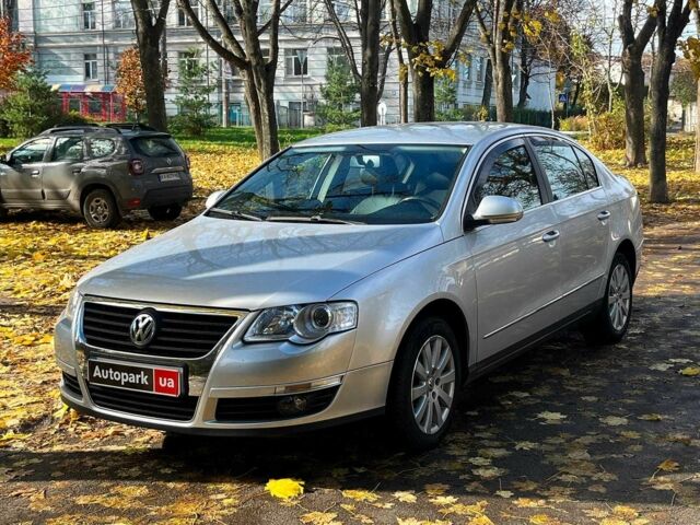 Сірий Фольксваген Пассат, об'ємом двигуна 1.8 л та пробігом 258 тис. км за 6890 $, фото 1 на Automoto.ua