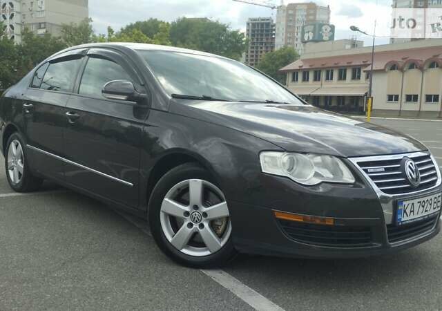 Серый Фольксваген Пассат, объемом двигателя 1.9 л и пробегом 184 тыс. км за 7600 $, фото 1 на Automoto.ua