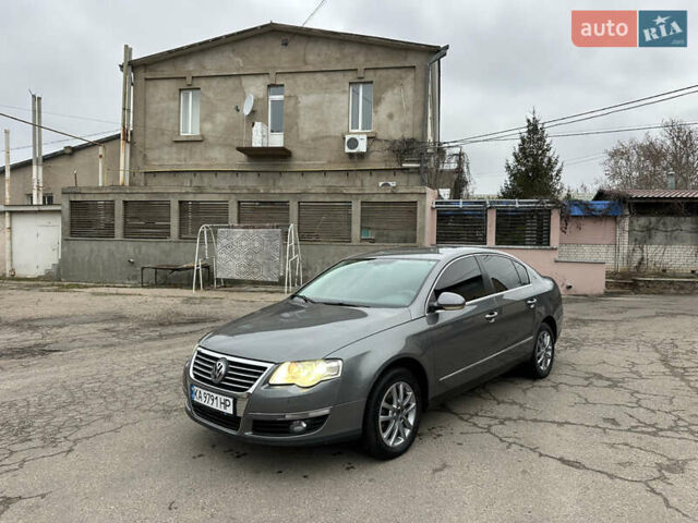 Сірий Фольксваген Пассат, об'ємом двигуна 2 л та пробігом 231 тис. км за 6250 $, фото 1 на Automoto.ua