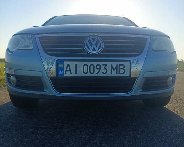 Серый Фольксваген Пассат, объемом двигателя 1.8 л и пробегом 261 тыс. км за 6300 $, фото 1 на Automoto.ua