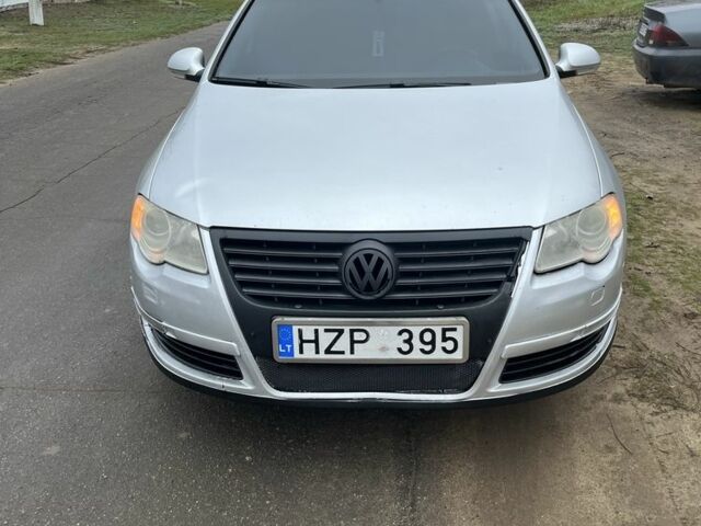 Серый Фольксваген Пассат, объемом двигателя 1.9 л и пробегом 280 тыс. км за 2500 $, фото 1 на Automoto.ua