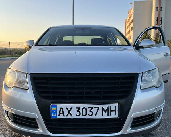 Серый Фольксваген Пассат, объемом двигателя 1.8 л и пробегом 239 тыс. км за 5500 $, фото 1 на Automoto.ua