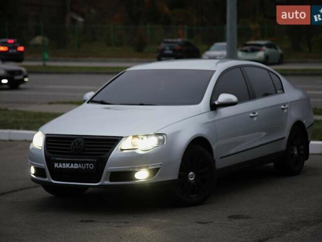 Сірий Фольксваген Пассат, об'ємом двигуна 1.8 л та пробігом 241 тис. км за 6900 $, фото 1 на Automoto.ua